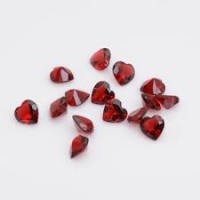 MCH-51 Mini Charm Corações Crystal Vermelho Rubi